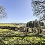 2 Bedroom In Prázdninový dům *